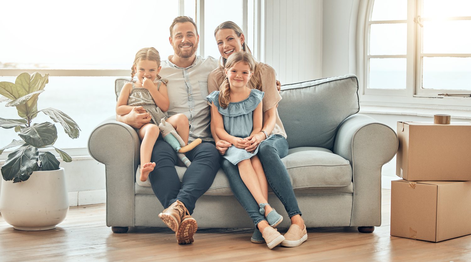 Familia en su casa